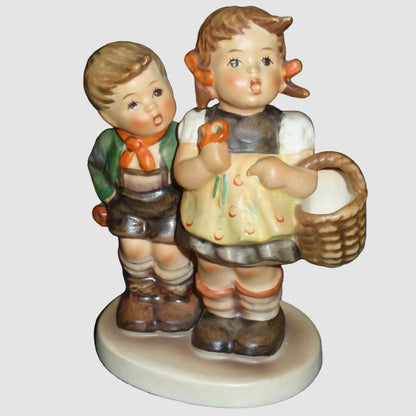 "To Market" Goebel Hummel Figurine #49 3/0 (4")
