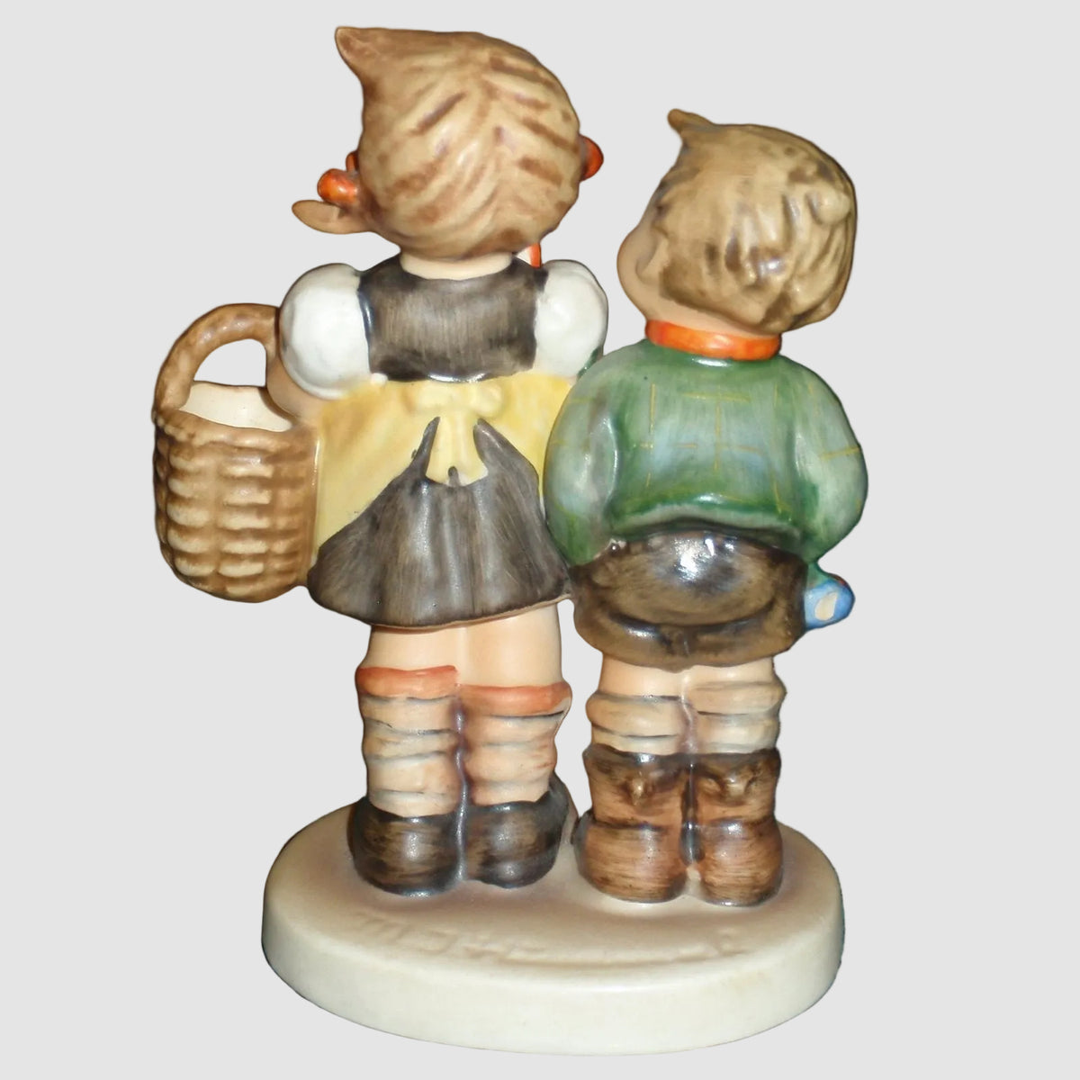 "To Market" Goebel Hummel Figurine #49 3/0 (4")