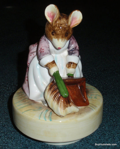 "HUNCA MUNCA" Schmid Collectible Mouse Music Box Beatrix Potter The Tale of Two Bad Mice