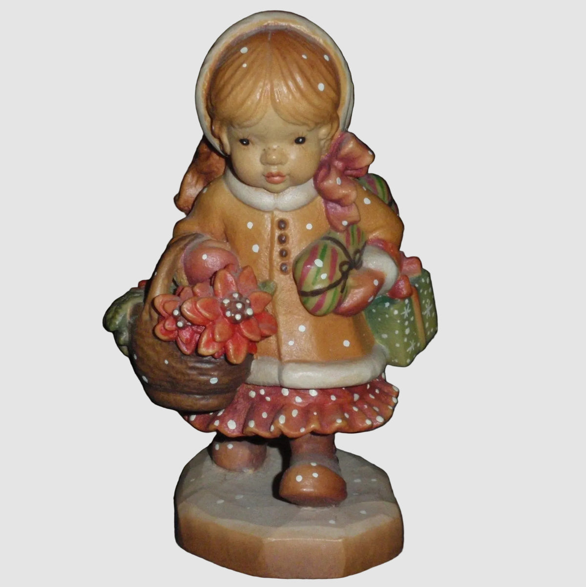 "Yuletide Cheer" ANRI Sarah Kay Italian Wood Carving Figurine #653044 (4" Limited Edition)