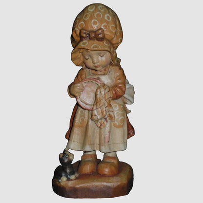 "Helping Mother" ANRI Sarah Kay 4" Wood Carving Figurine