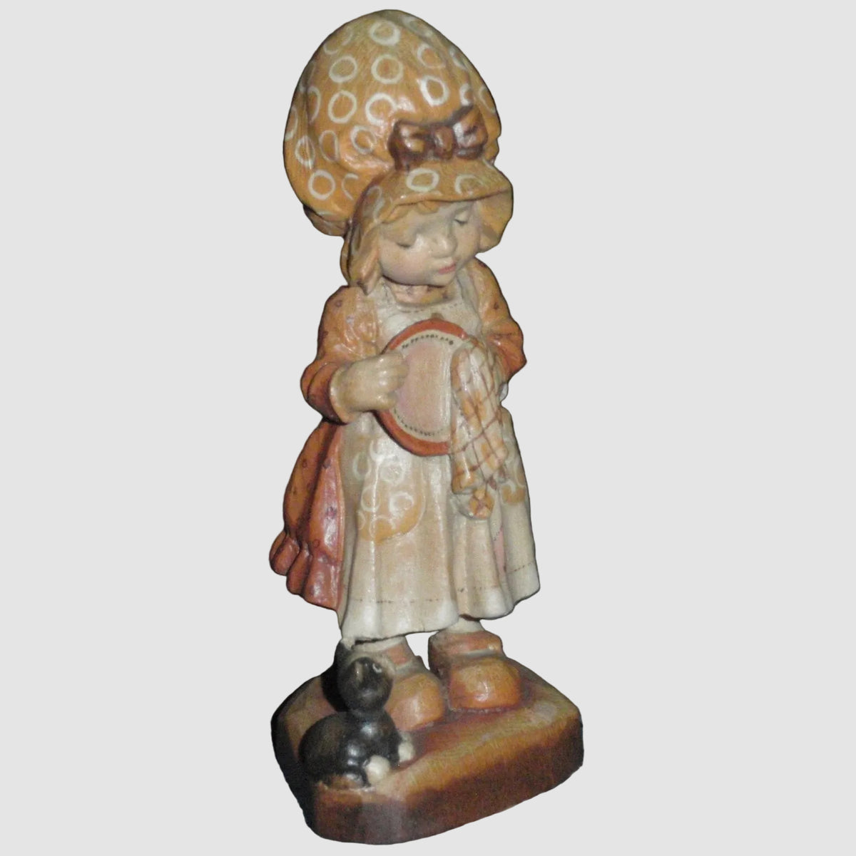 "Helping Mother" ANRI Sarah Kay 4" Wood Carving Figurine