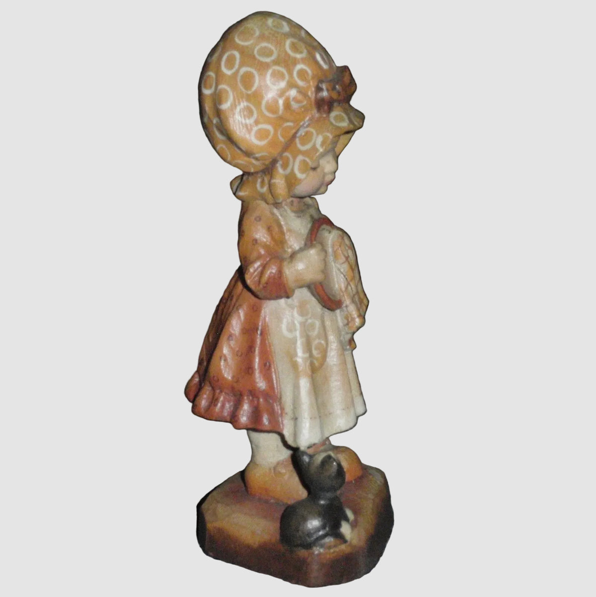 "Helping Mother" ANRI Sarah Kay 4" Wood Carving Figurine