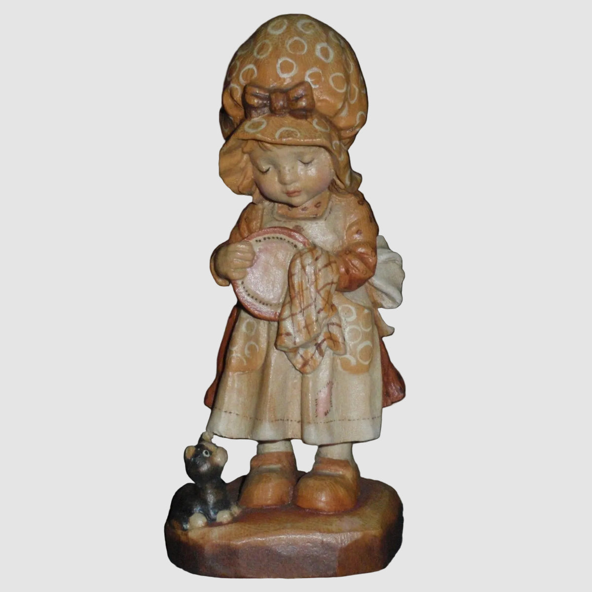 "Helping Mother" ANRI Sarah Kay 4" Wood Carving Figurine