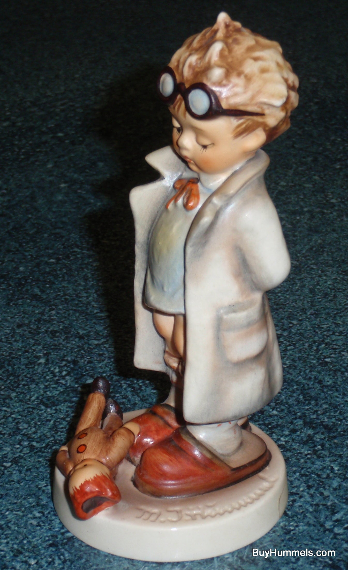 Goebel社製 Hummel フィギュア「Doctor」#127 Doctor