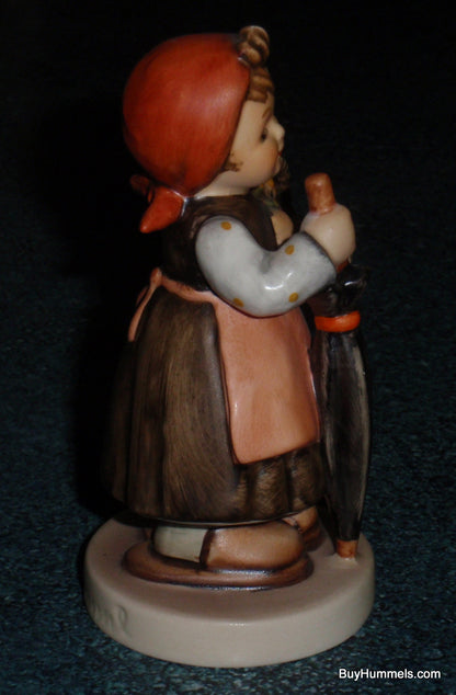 "On Holiday" Goebel Hummel #350 – A Timeless Narrative of Adventure