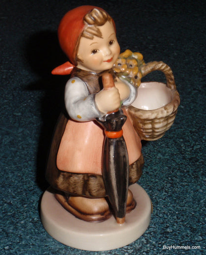"On Holiday" Goebel Hummel #350 – A Timeless Narrative of Adventure