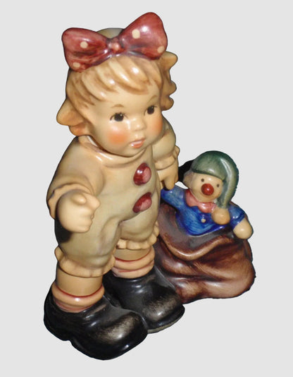"Looking Around" Goebel Hummel #2089/A – Exclusive Edition