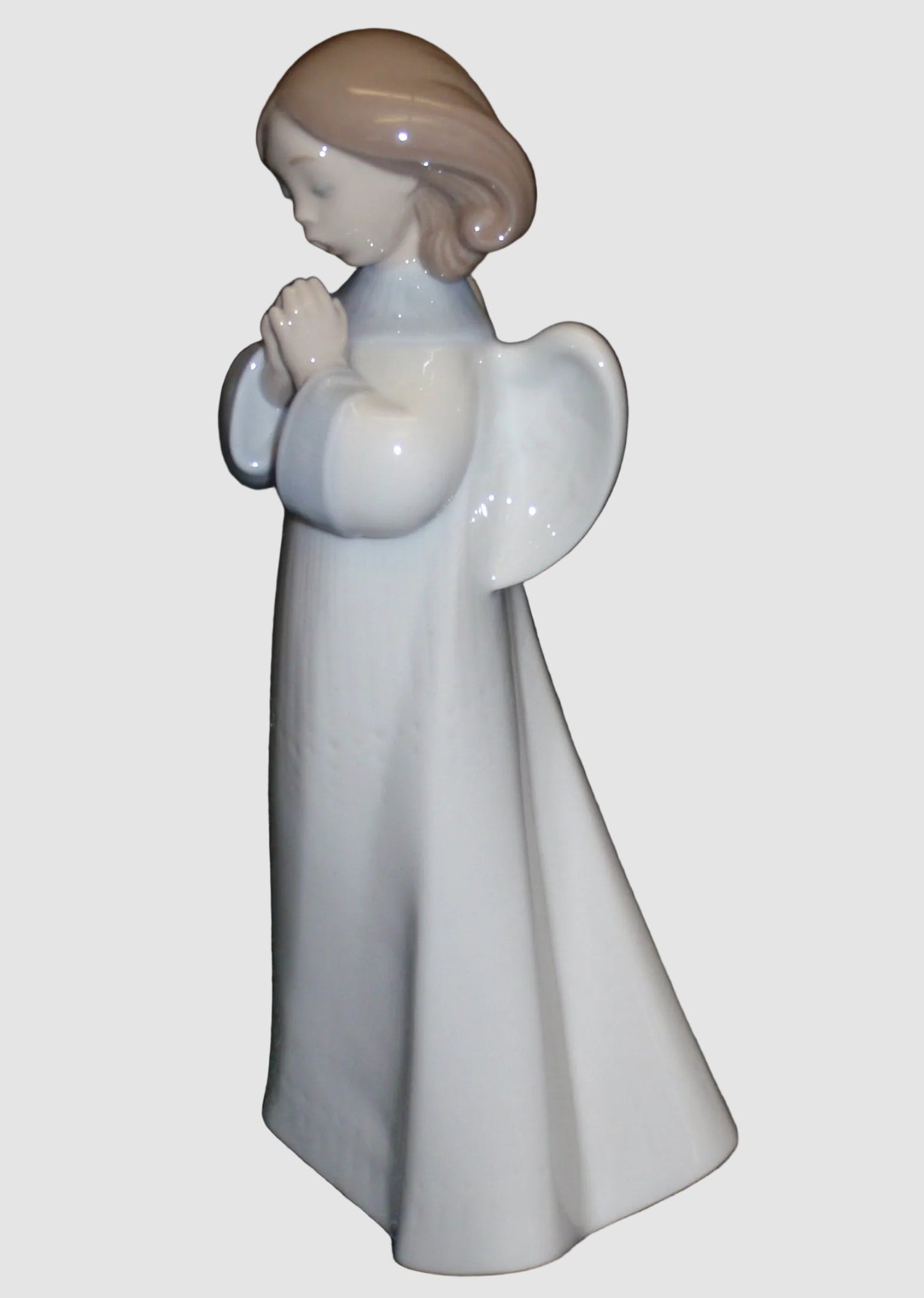 "An Angel's Song" Lladro Figurine #6789 - Jose Puche (9")