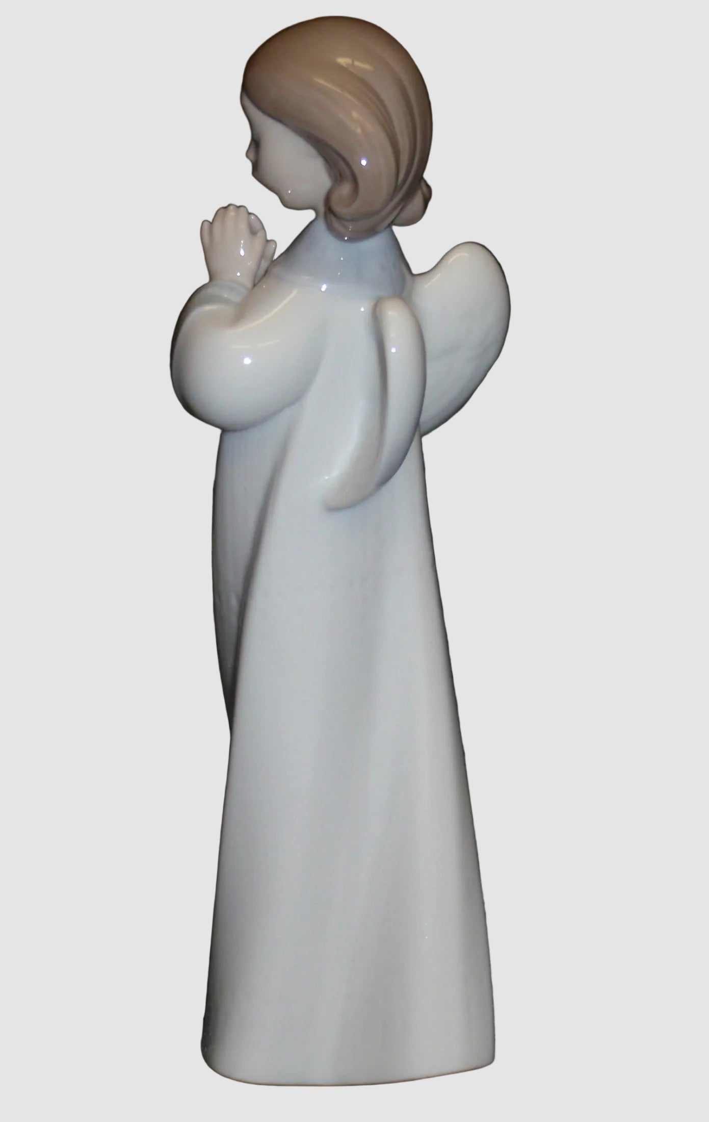 "An Angel's Song" Lladro Figurine #6789 - Jose Puche (9")