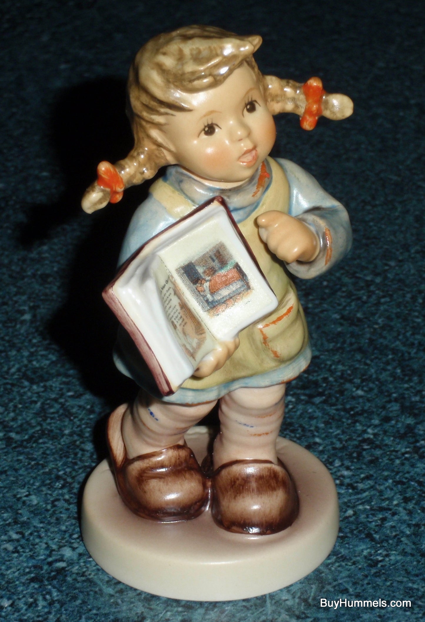"Night Before Christmas" Goebel Hummel Figurine #2234