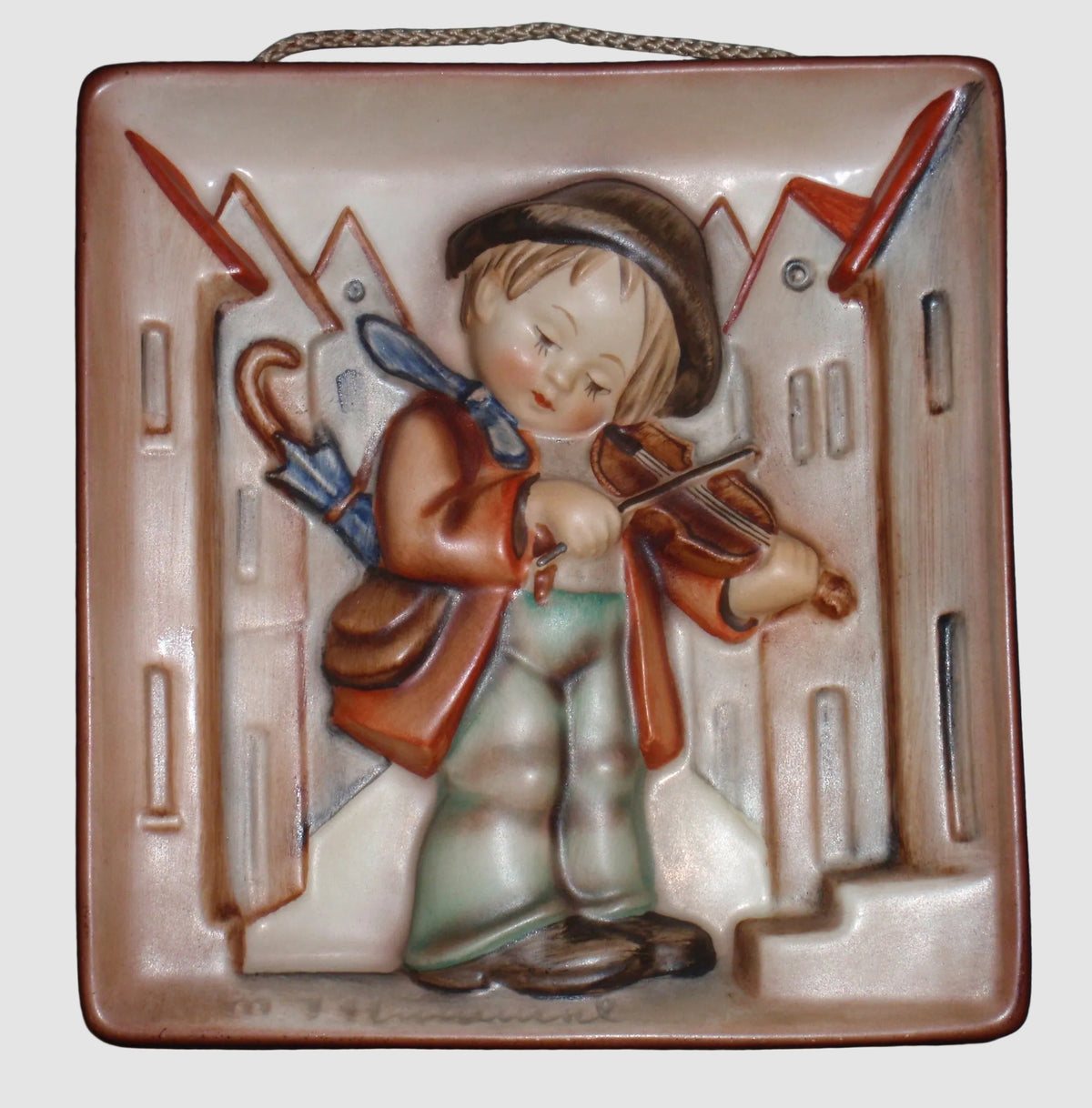 "Little Fiddler" Goebel Hummel Wall Plaque Figurine #93 (5-1/4")