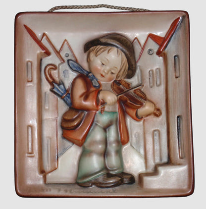 "Little Fiddler" Goebel Hummel Wall Plaque Figurine #93 (5-1/4")