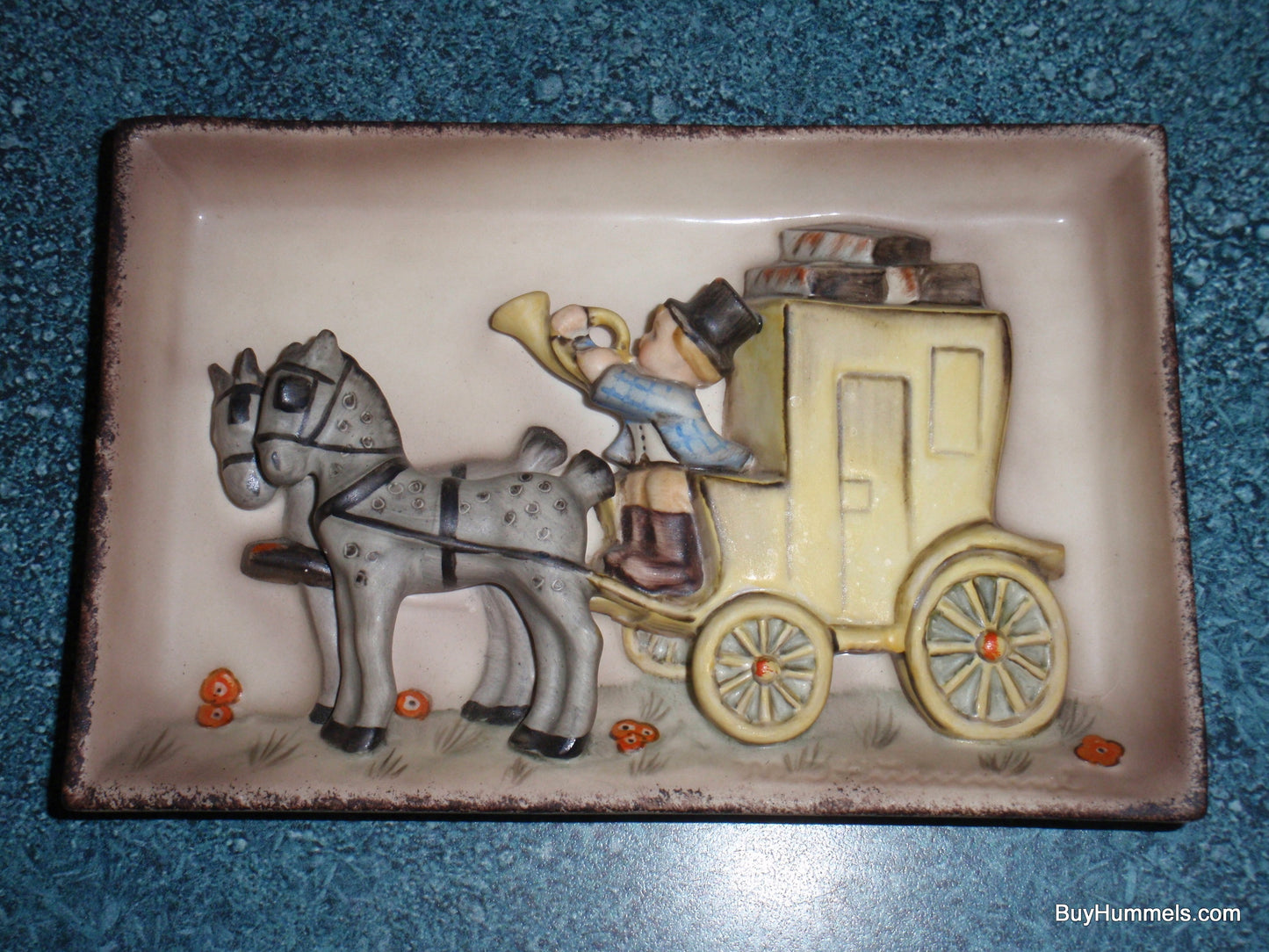 "The Mail is Here" Goebel Hummel Wall Plaque #140 - Horse & Carriage (6.75")