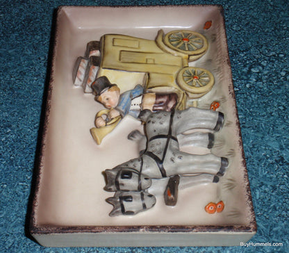 "The Mail is Here" Goebel Hummel Wall Plaque #140 - Horse & Carriage (6.75")