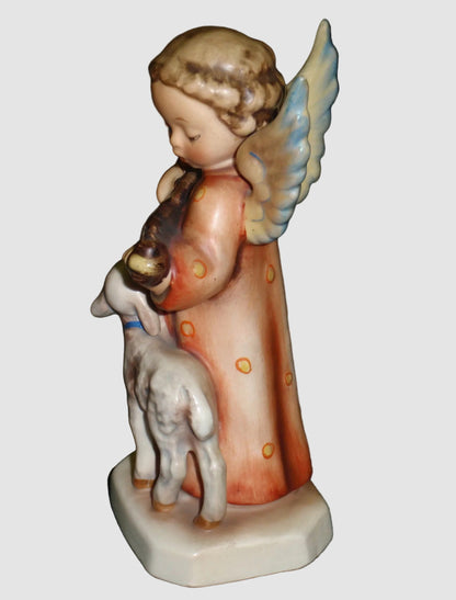 "Angel Serenade With Lamb" Goebel Hummel Figurine TMK1 Incised Crown #83