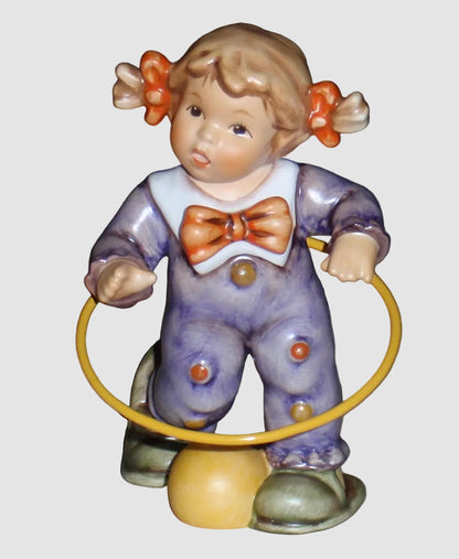 "Playing Around" Goebel Hummel Figurine #2088/A - Exclusive Edition 2003/2004