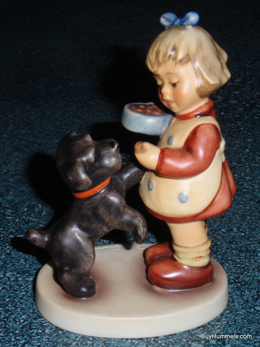 "Puppy Pause" Goebel Hummel #2032 – Girl Feeding Puppy