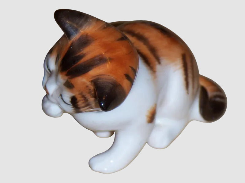 "Cat Licking Paws" Royal Doulton Figurine HN 2583 - Peggy Davies (2")