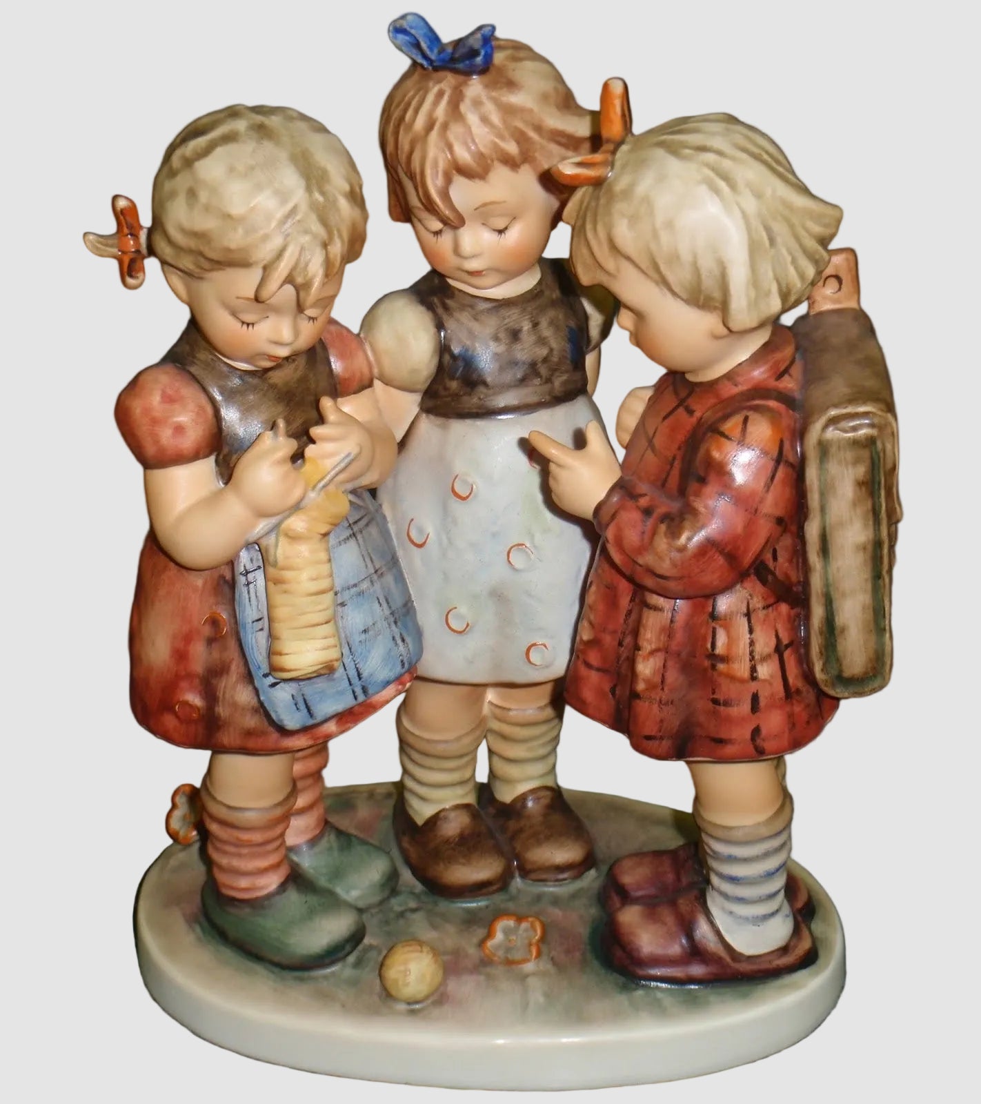"School Girls" Goebel Hummel Figurine #177/III - Large (9.5")