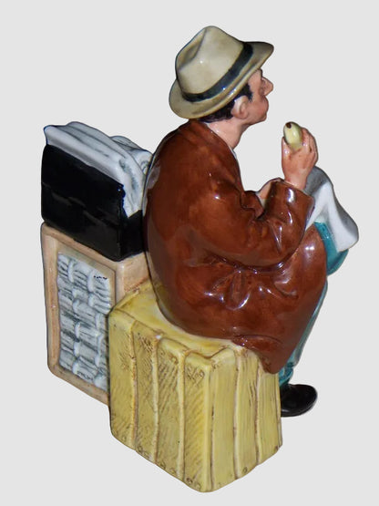 "Stop Press" Royal Doulton Figurine HN2683 - Retired 1981 (7.5")