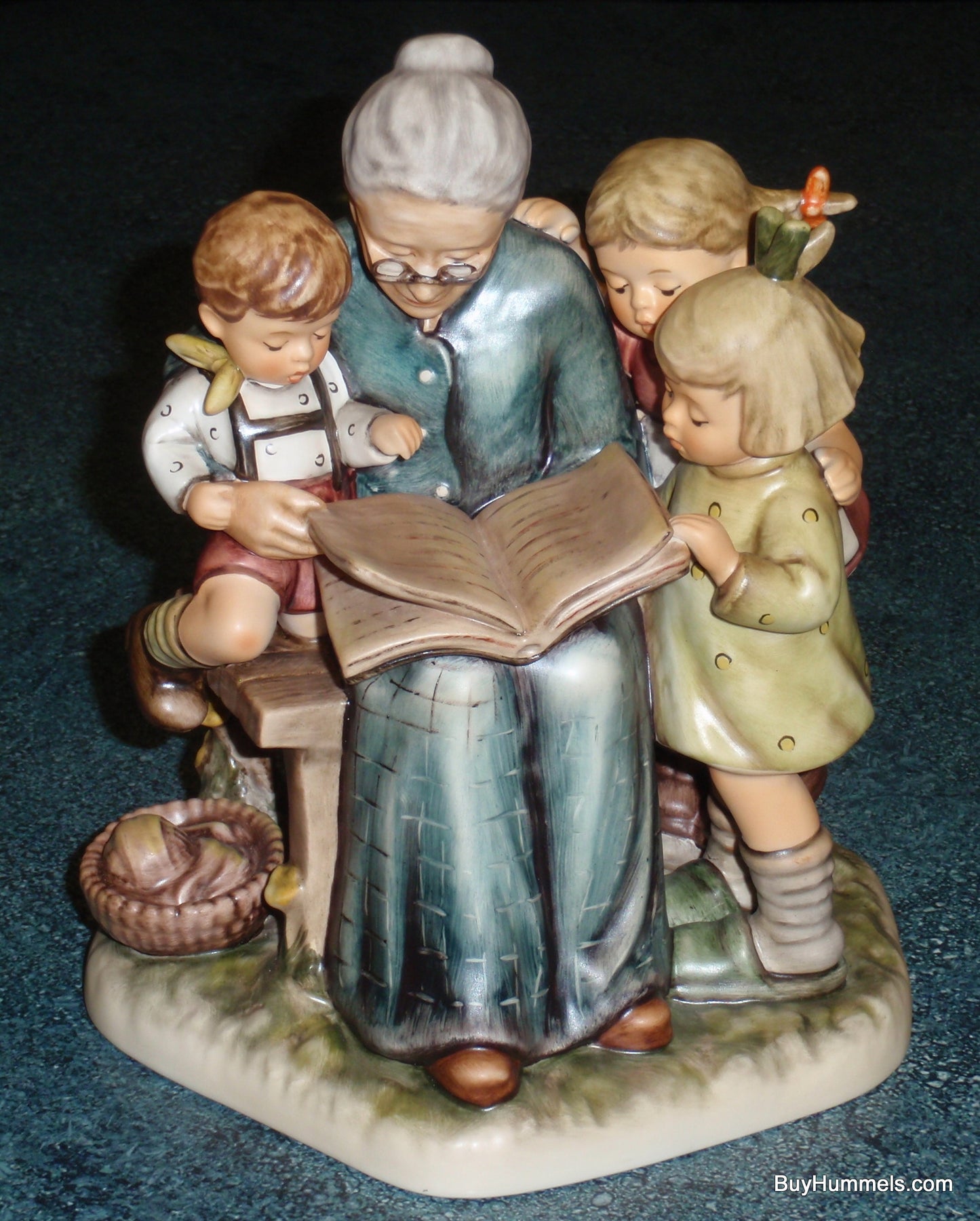 "A Story From Grandma" Hummel Figurine #620 - Grandma Reading To Grandchildren!