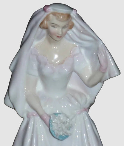 Royal Doulton The Bride Figurine HN2166 Peggy Davies Wedding Dress Bouquet Vintage England Bone China
