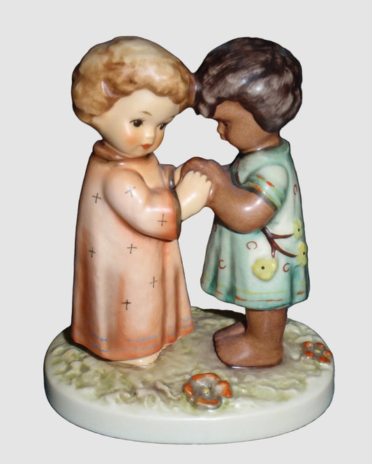 Goebel Hummel Friends Together Figurine 662 0 UNICEF Commemorative Girls Holding Hands