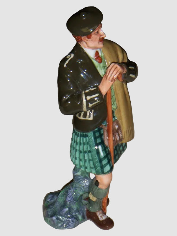 "The Laird" Royal Doulton Highlander Figurine HN 2361 - Scottish Man in Kilt (8")