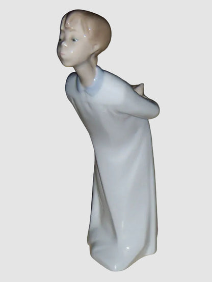 "Boy Blowing Goodnight Kiss" Lladro Figurine #4869 (8")