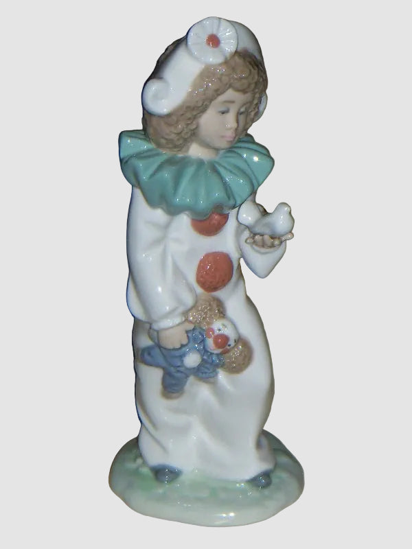 A Bird In Hand 1100 Pierrot Clown Girl With Dove Lladro Nao Figurine 8 Inch Spanish Porcelain Collectible