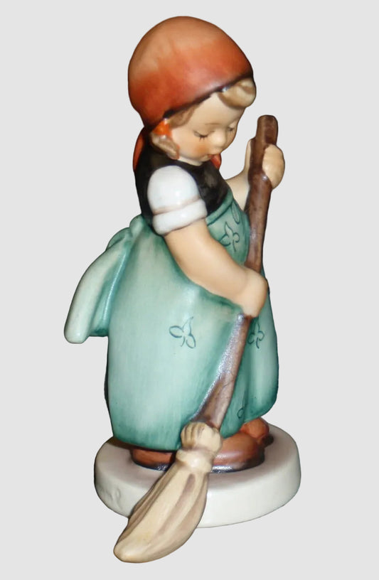 Goebel Hummel Little Sweeper Figurine 171 Girl Sweeping Floor Broom Vintage Germany